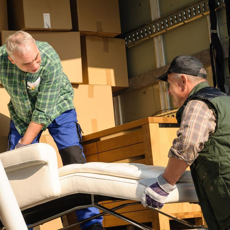 تخطيط ميزانية النقل 2025: دليل شامل لتوفير المال وتجنب التكاليف الخفية