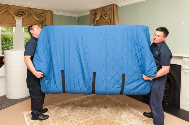 فريق فخر الخليج أثناء تجهيز مشروع نقل احترافي